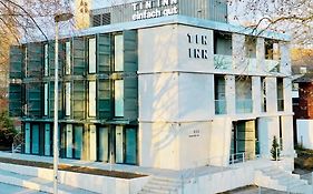 Tin Inn - Hueckelhoven - Das Hotel Aus Hochwertig Ausgebauten Ueberseecontainern